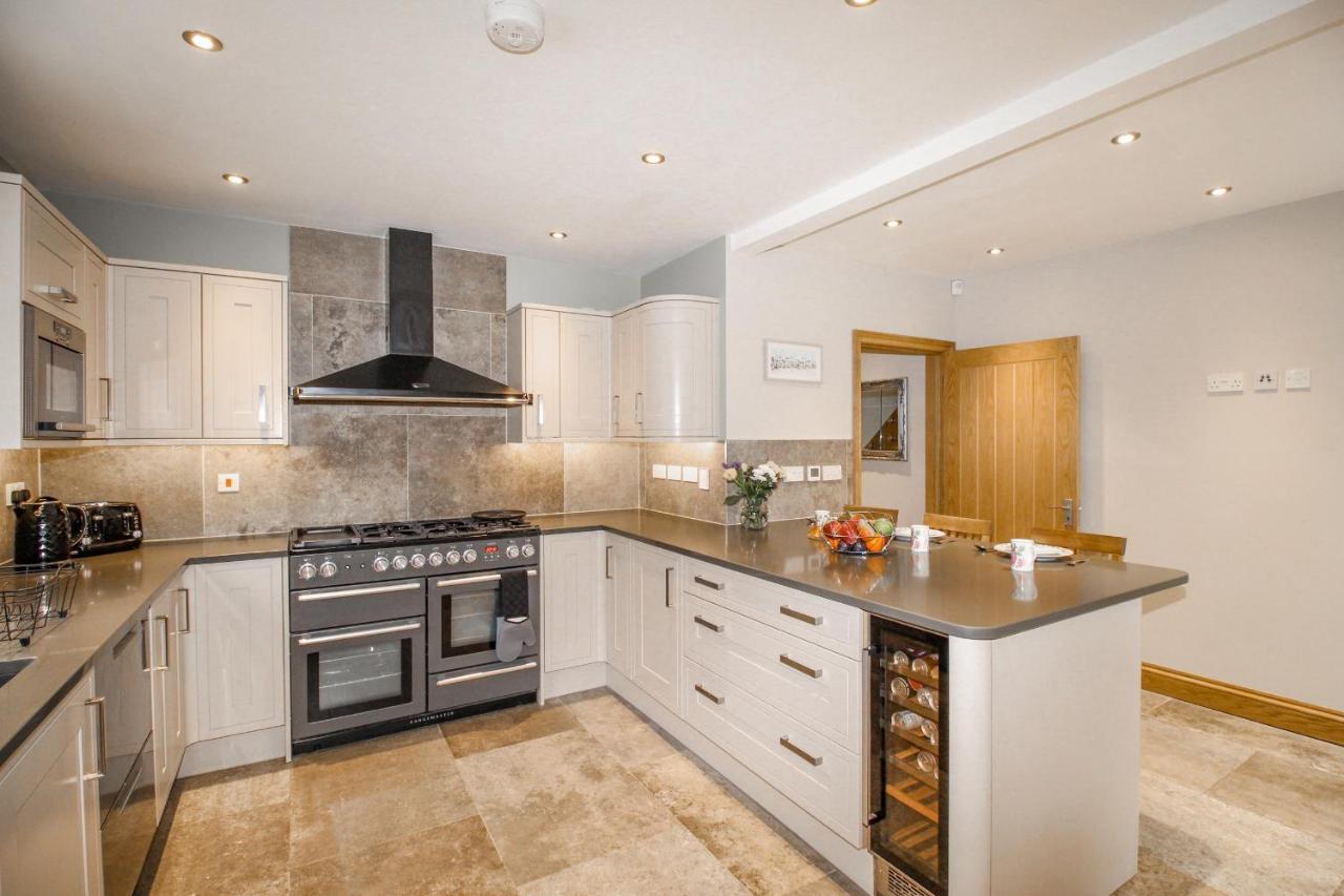Family House Villa Weymouth Bagian luar foto