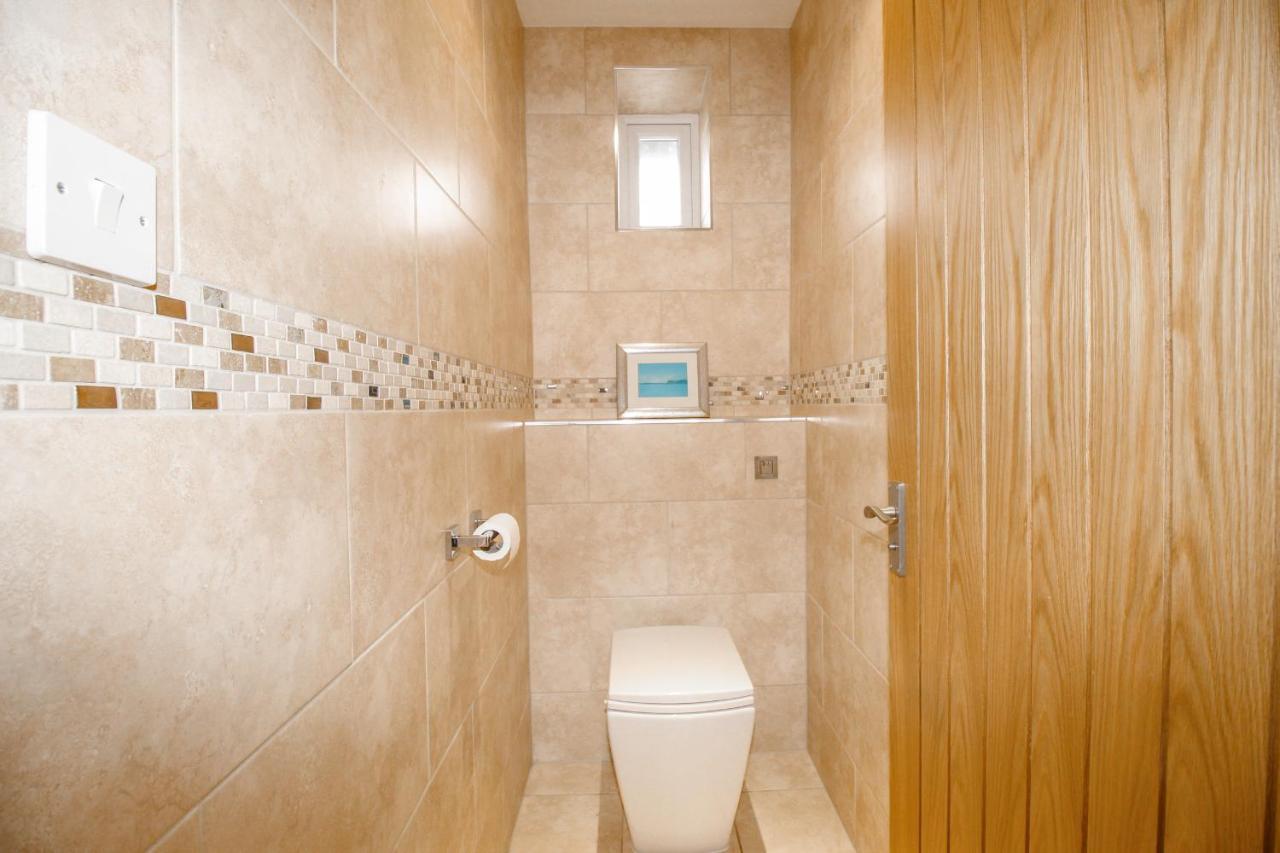 Family House Villa Weymouth Bagian luar foto